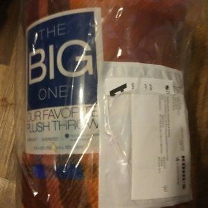 NWT The Big One microfleece throw, 5' X 6', plaid - rust/brown/orange/blue